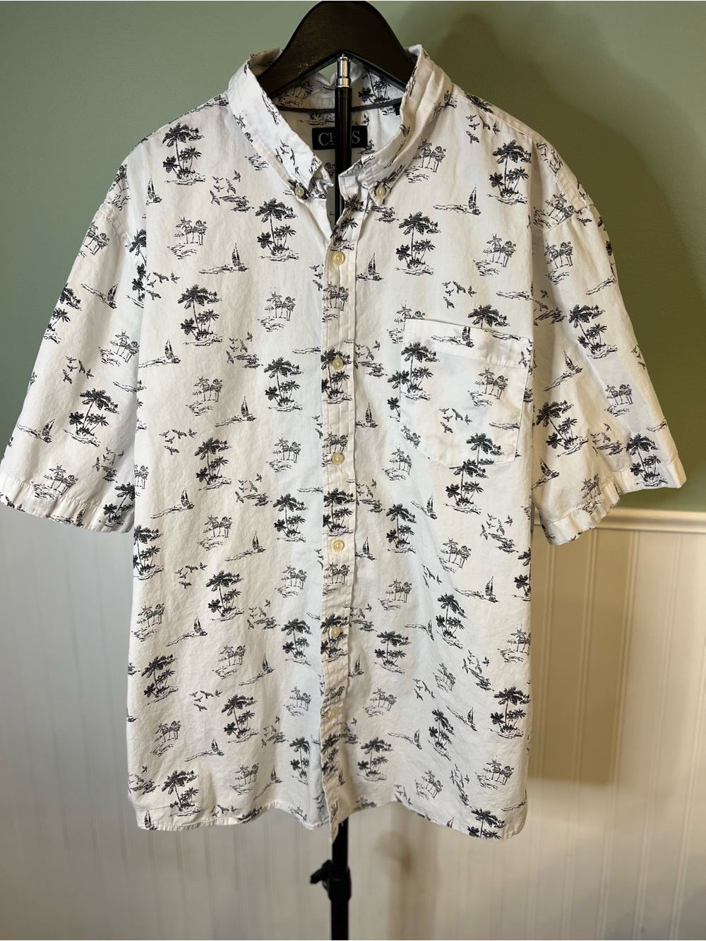Chaps White Short-Sleeve Cotton Button-Down Shirt with Black Print. Size XL